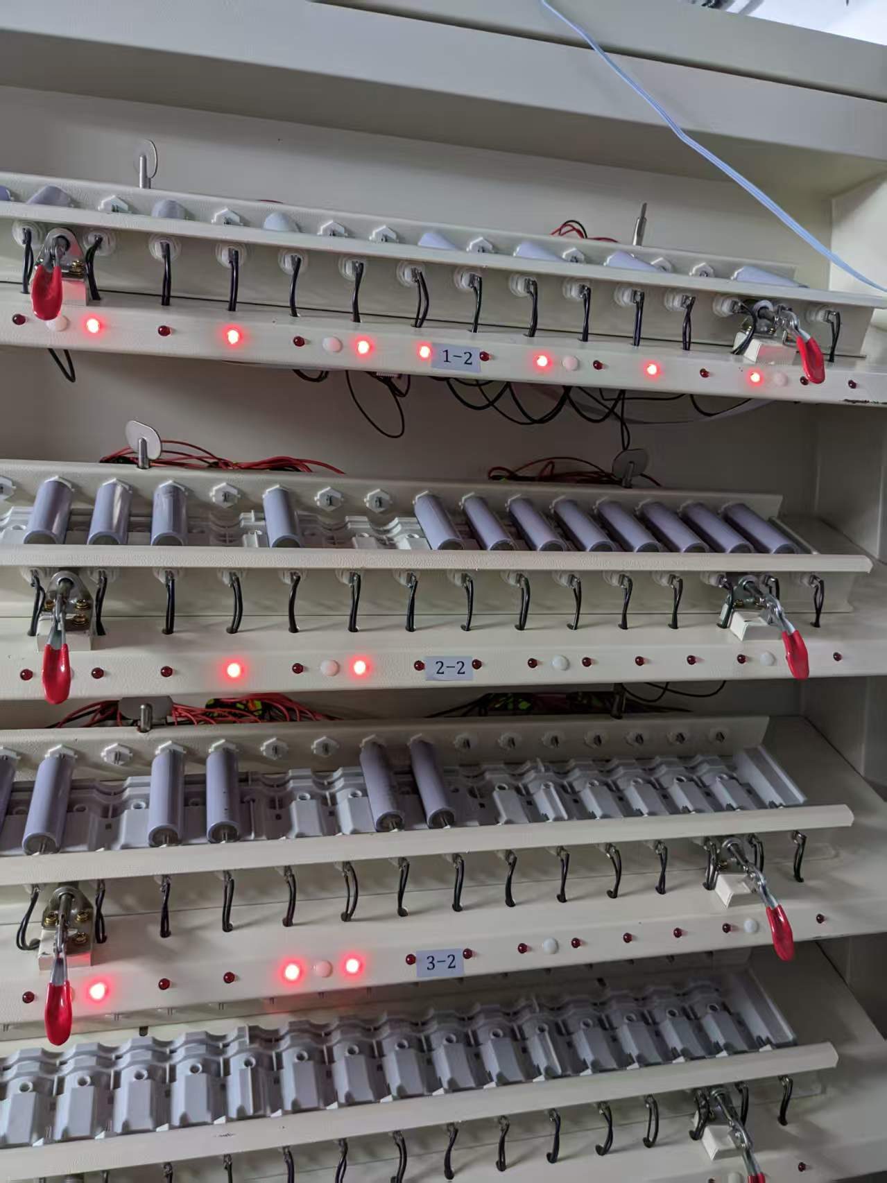 Multi-channel lithium-ion cell grading station used by dogeTune