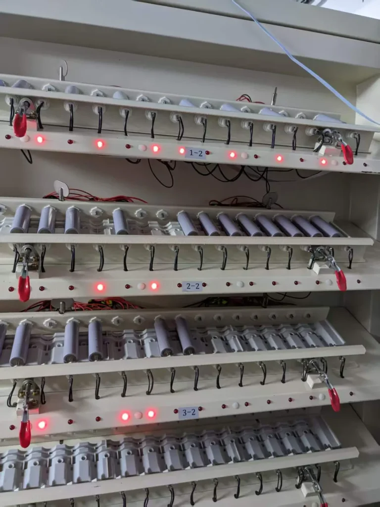 Cylindrical cells arranged during an archive cell-grading stage