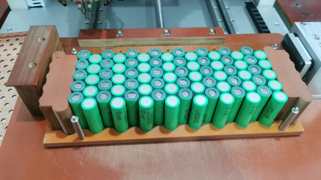 Automatic spot-welding equipment during battery assembly